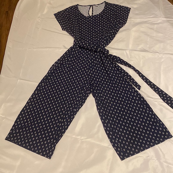Pants - Old Navy Women Short Sleeve Tie-Belt Jumpsuit